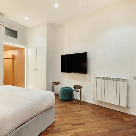 Eclectic Flat 2 Min To Piazza Navona Apartmán