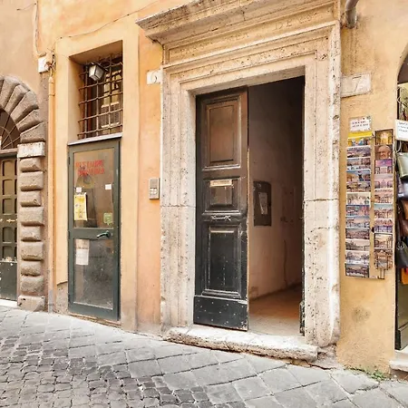 Eclectic Flat 2 Min To Piazza Navona Appartement